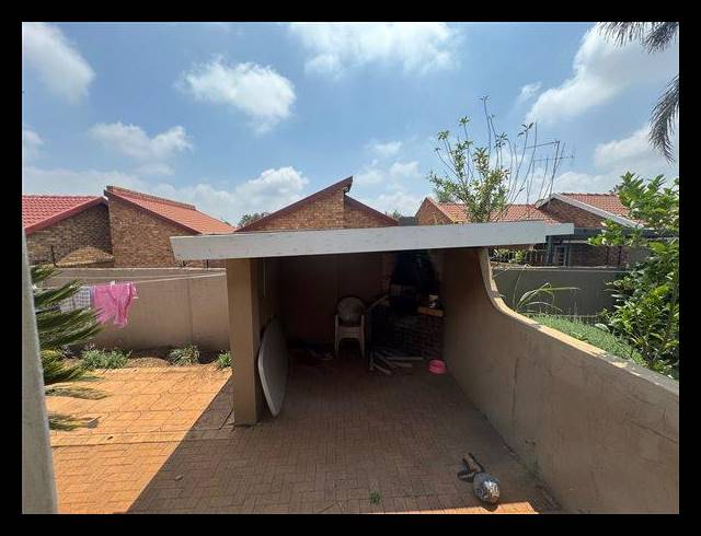 2 BEDROOM TOWNHOUSE FOR SALE IN NORKEM PARK